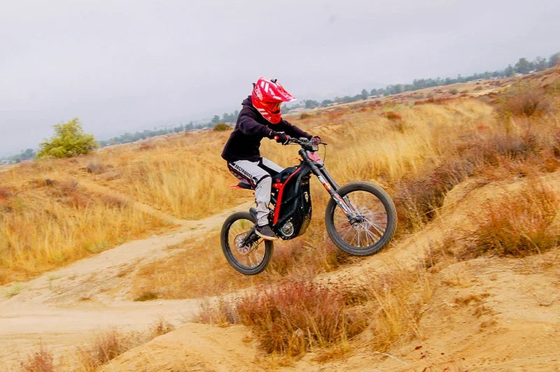 Federung einstellen am E-Dirtbike: SAG, Zug- & Druckstufe