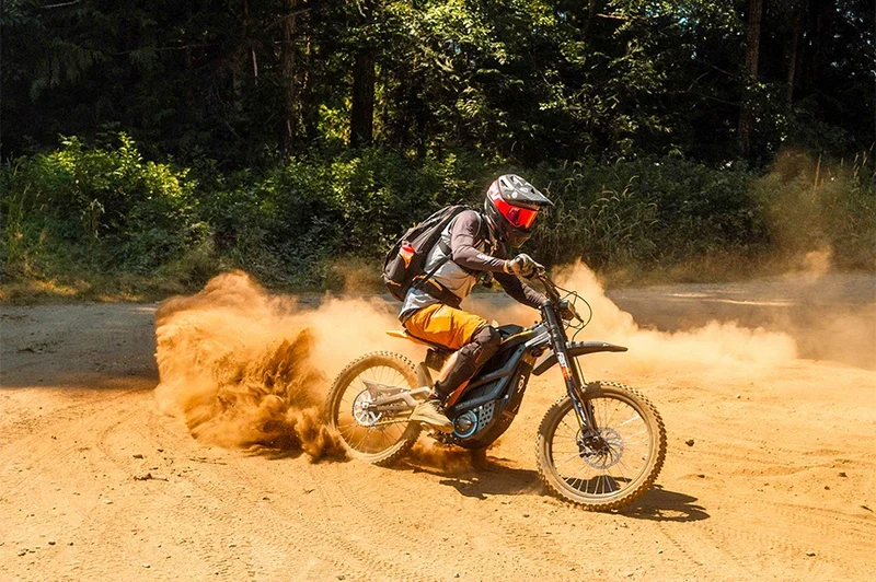 E-Motorrad Reichweite: Was sie beeinflusst & Tipps