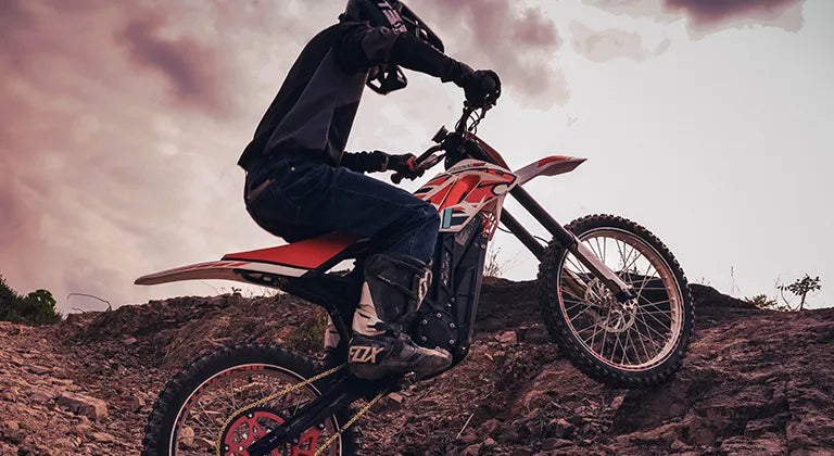 Elektro-Motorrad im Gelände