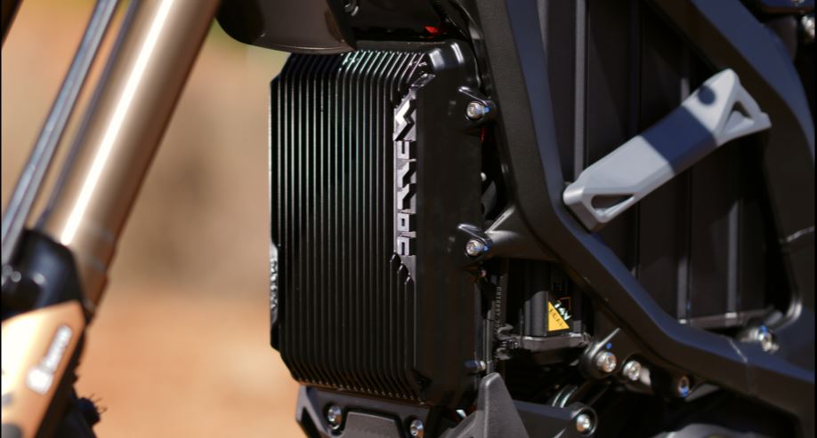 Sur-Ron Ultra Bee T L3e 21 kW Elektro-Motorrad – Controller